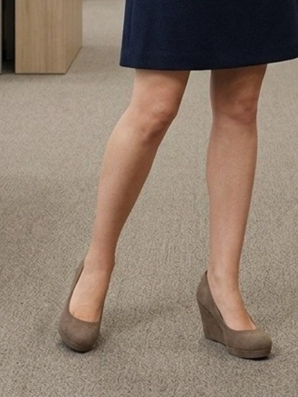 Women's New Platform Wedge Shoes Suede High Heel Size 8 Taupe